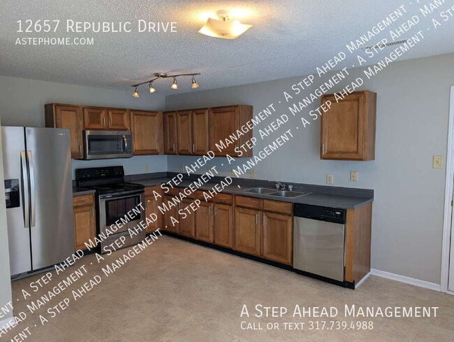 Building Photo - 12657 Republic Dr