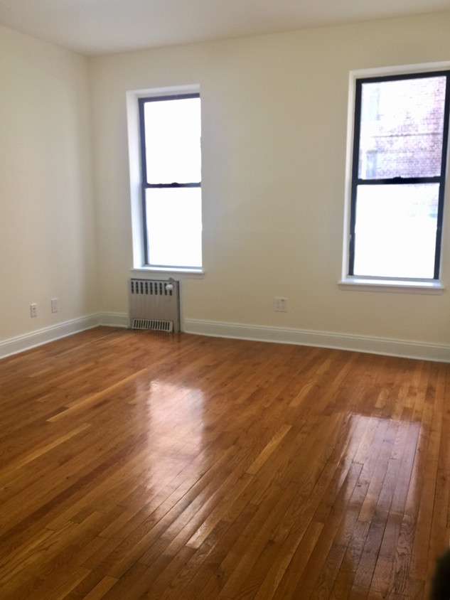 Primary Photo - 565 85th St