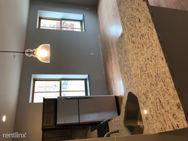 Foto del edificio - 1 br, 1 bath Apartment - 790 Main St 4 Unit 4