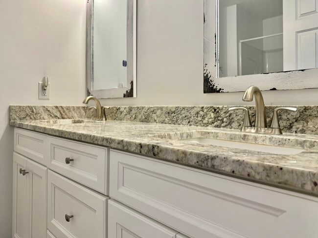 Building Photo - 7162 Windward Dr