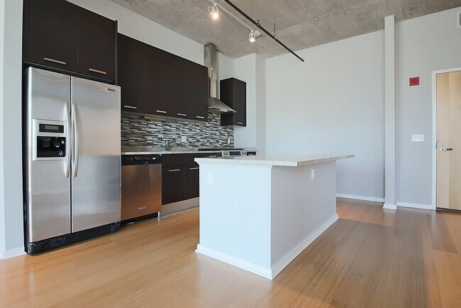 Foto del edificio - 156 W Roosevelt Rd