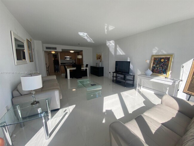 Building Photo - 10275 Collins Ave