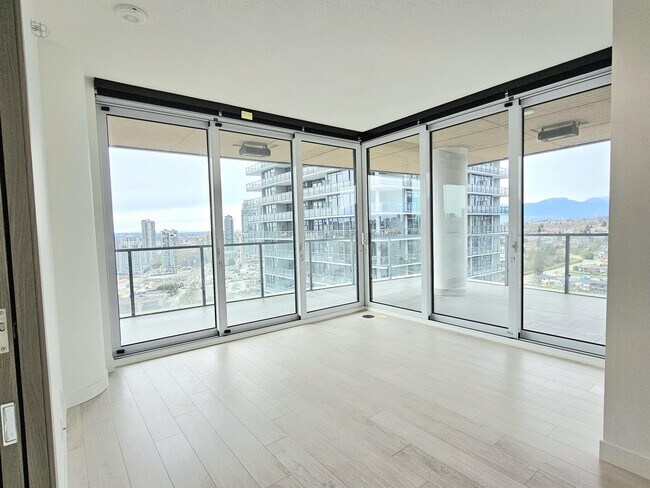 Photo du bâtiment - 4880 Lougheed Hwy.