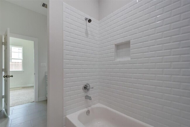 Foto del edificio - 5528 Larkin St