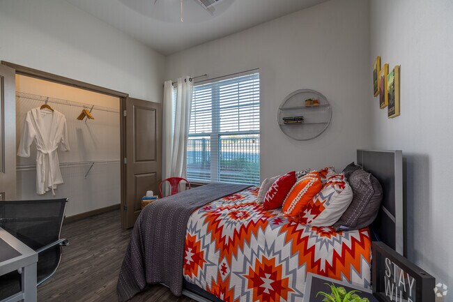 4BD, 4BA - 1384SF - Aspen Springfield