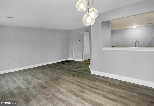 Foto del edificio - 344 Stonehedge Ln