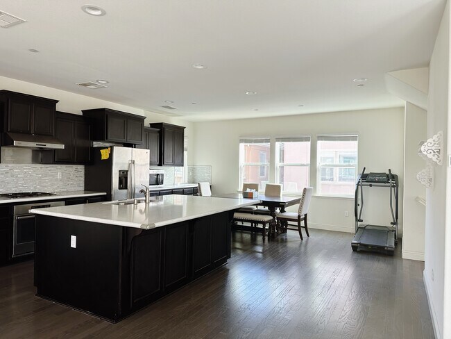 Building Photo - 38870 Myoporum Pl
