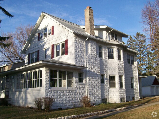 Foto del edificio - 1328 Dale St N
