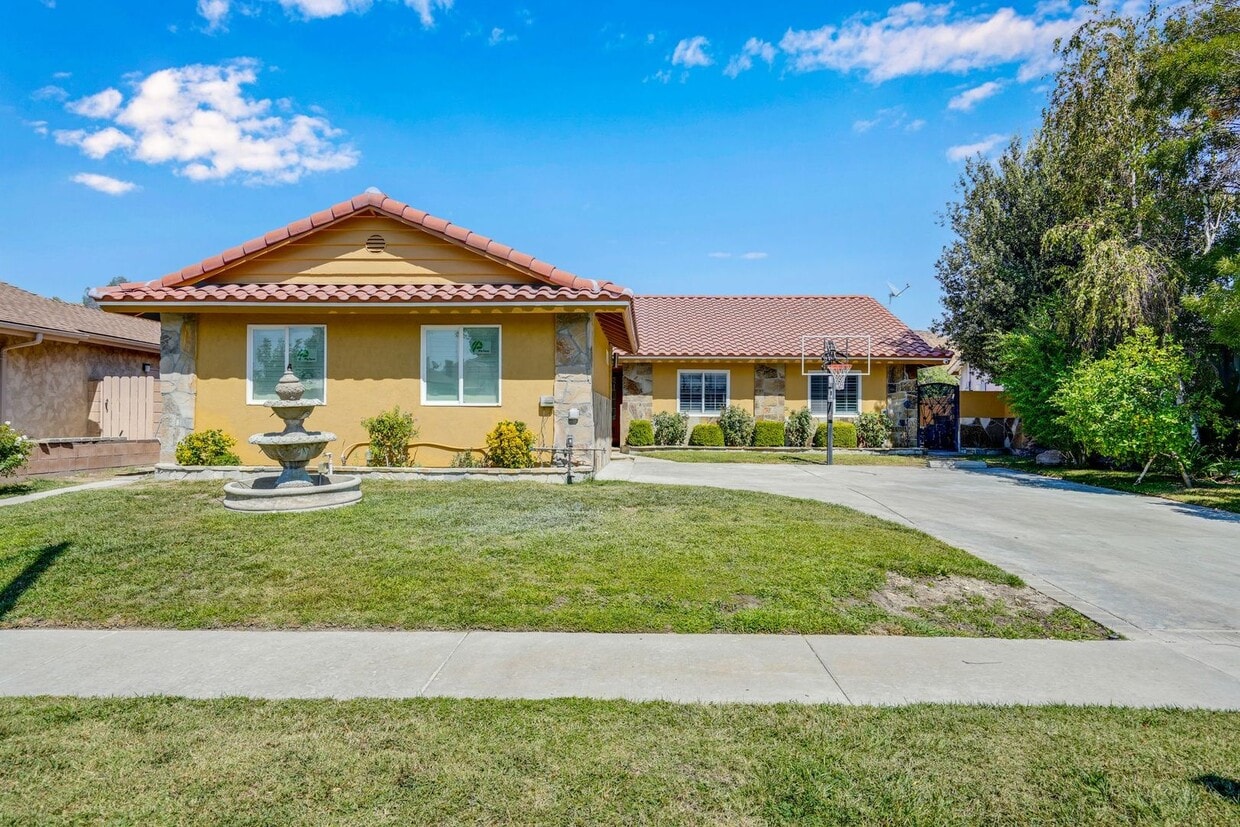 Foto principal - Fully Remodeled 4-Bedroom Single-Story ADU...