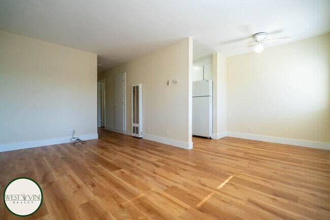 Foto del edificio - 3196 Pearl Ave