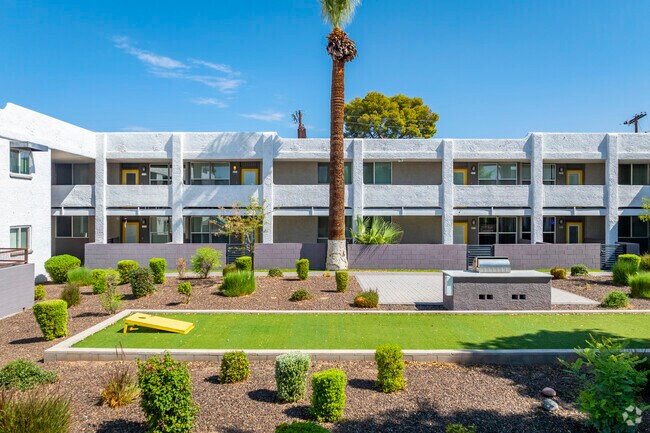 Patio - Revival Midtown Apartments