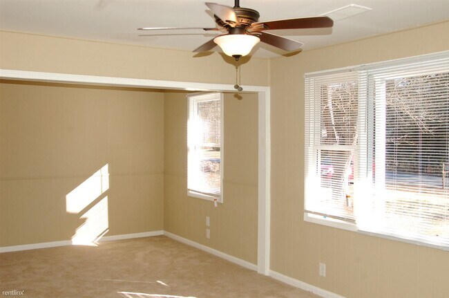 Building Photo - 4 br, 1.5 bath House - 582 Boggs Road