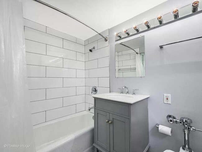 Foto del edificio - 850 N Dewitt Pl