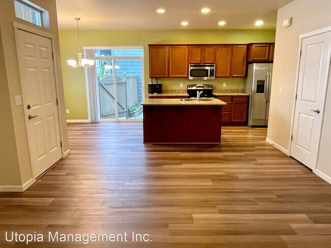 Foto del edificio - 3 br, 2.5 bath House - 353 Holland Ave.