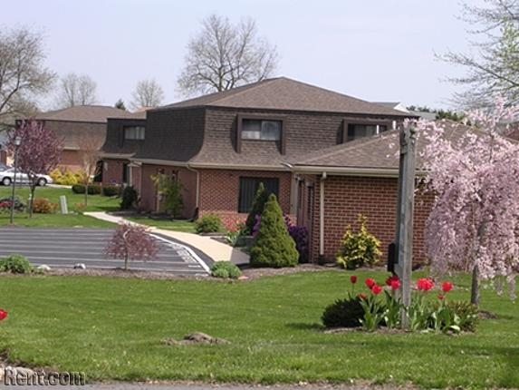 Building Photo - Willow Ridge Apartments