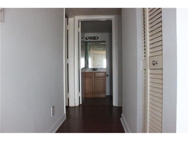 Foto del edificio - 7610 Westwood Dr