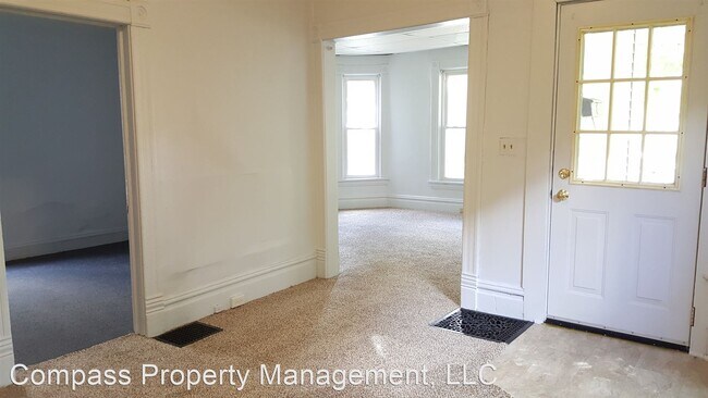 Building Photo - 607 Prospect Ave NE