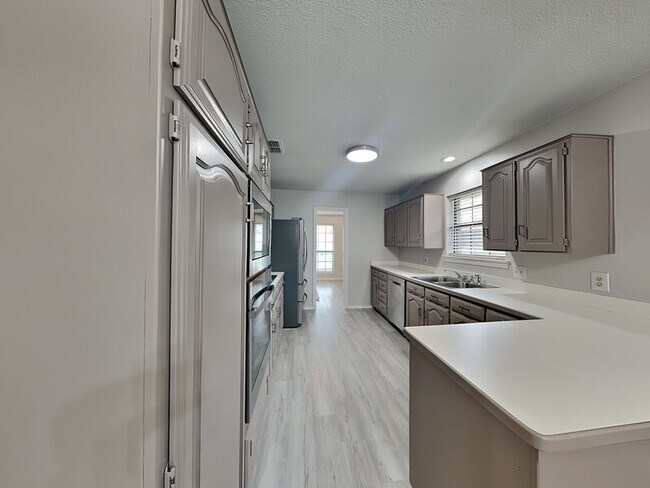 Foto del edificio - 4912 Barberry Dr