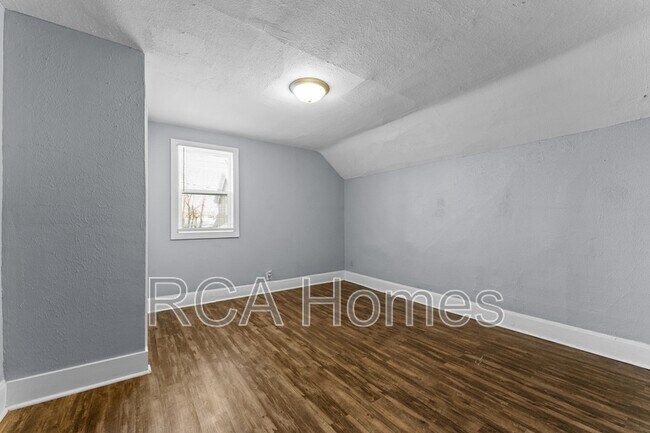 Foto del edificio - 1535 Draper St