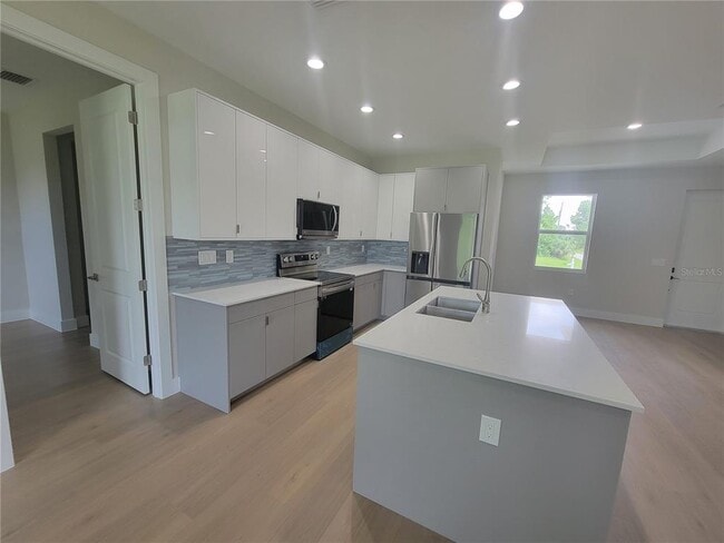 Building Photo - 2294 Trimble Ave