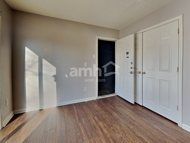 Building Photo - 1333 Harland St