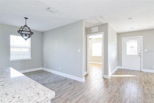 Building Photo - 2509 W Grace St