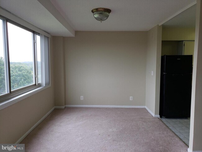 Building Photo - 4410 Oglethorpe St