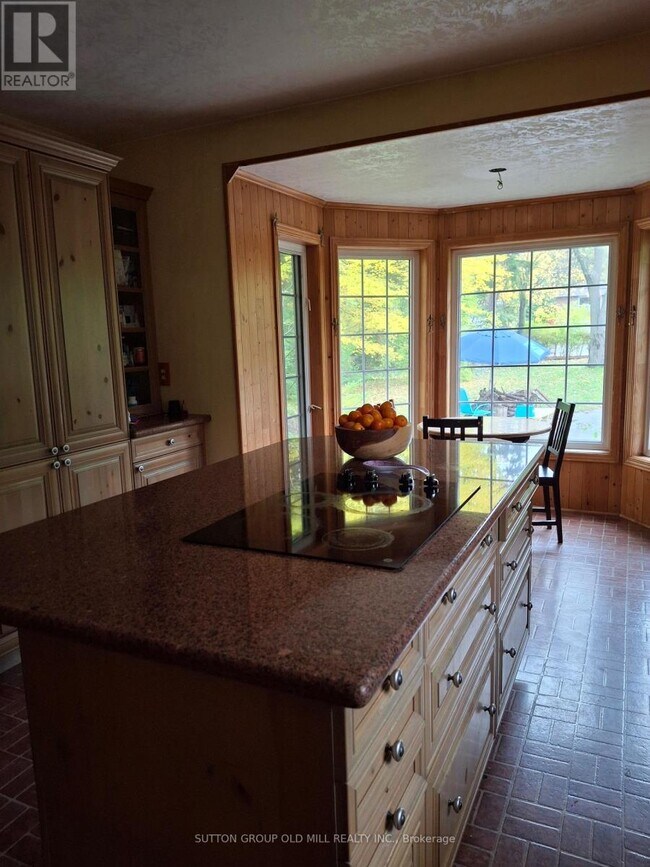 Photo du bâtiment - 60 Harborn Rd