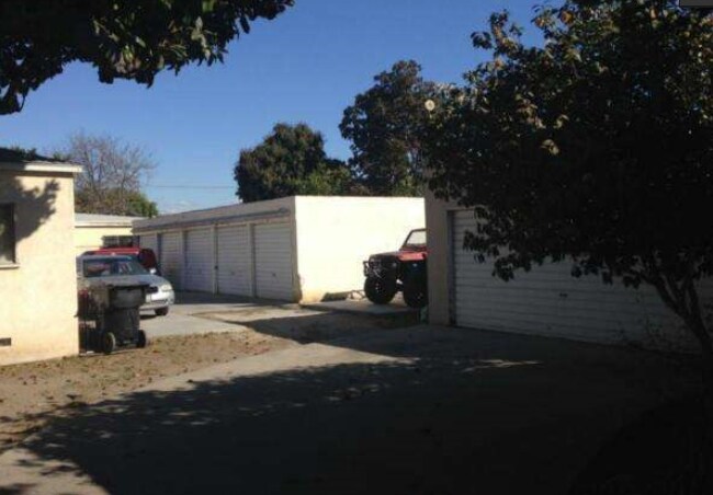Garages - 6128-6140 Gifford Ave
