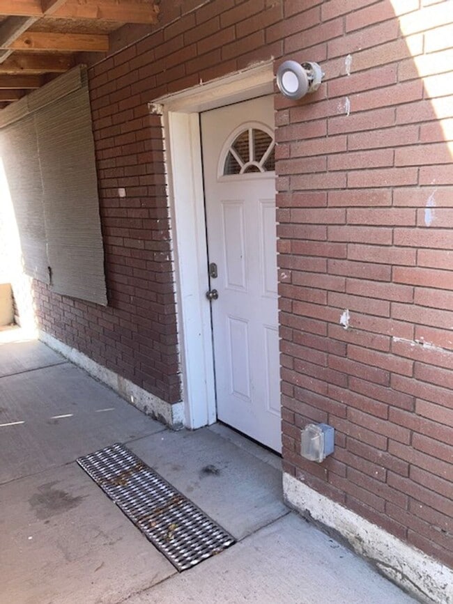 Foto del edificio - 905 N Lincoln Ave