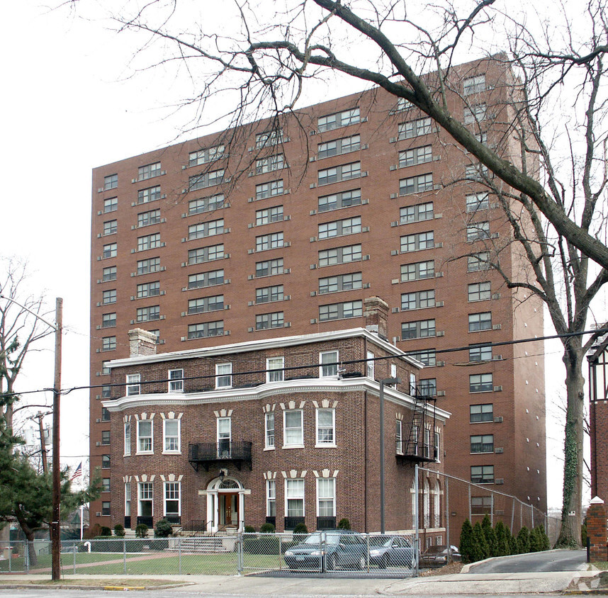 Foto del edificio - Ballantine House