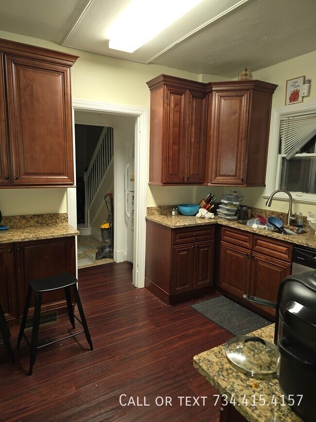 Photo - 707 S Division St Apartment