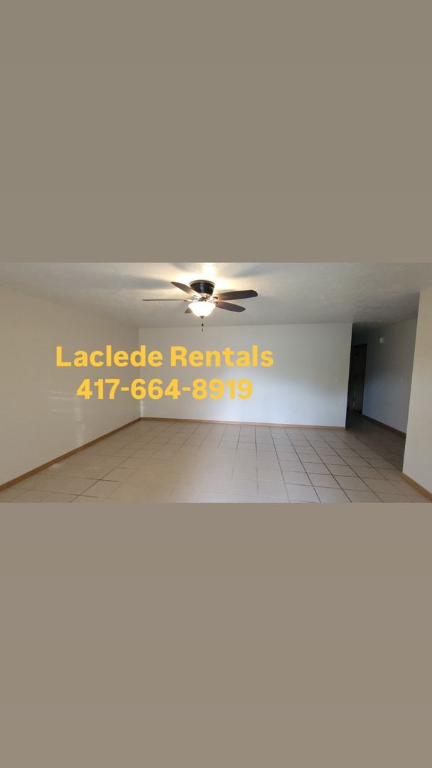 Foto del edificio - 3 BED 2  BATH DUPLEX