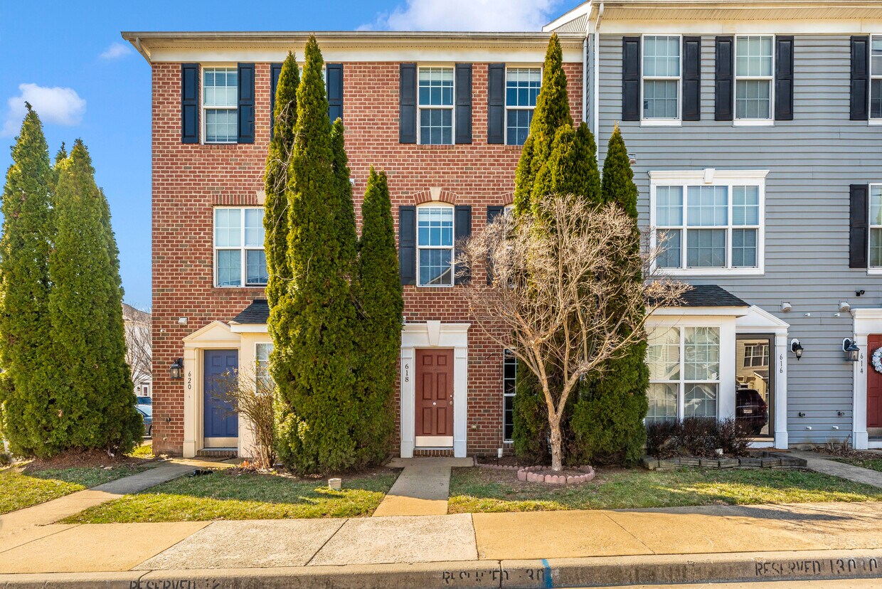 Foto principal - 618 Cawley Dr