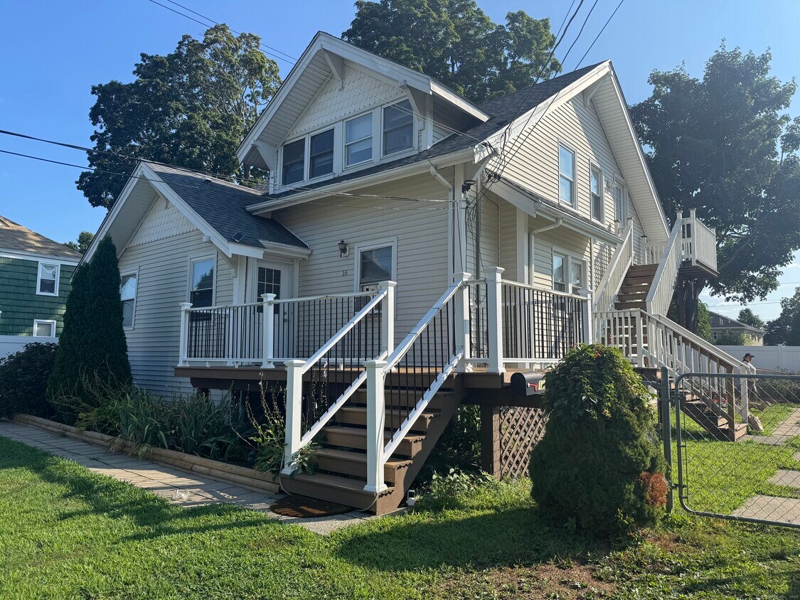 Primary Photo - 16 Hayes Dr