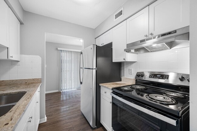 Interior Photo - Breezy Palms