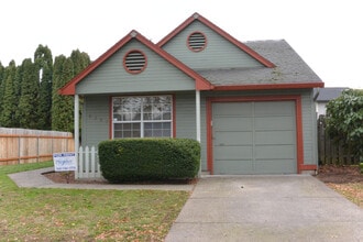 Building Photo - 8307 NE Starflower Ct