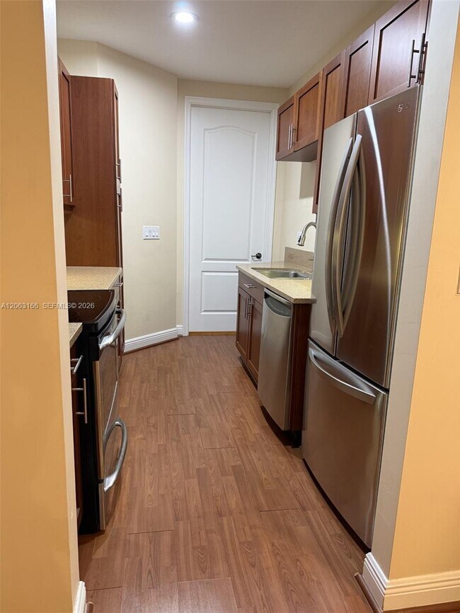 Foto del edificio - 1333 SW 4th Ct