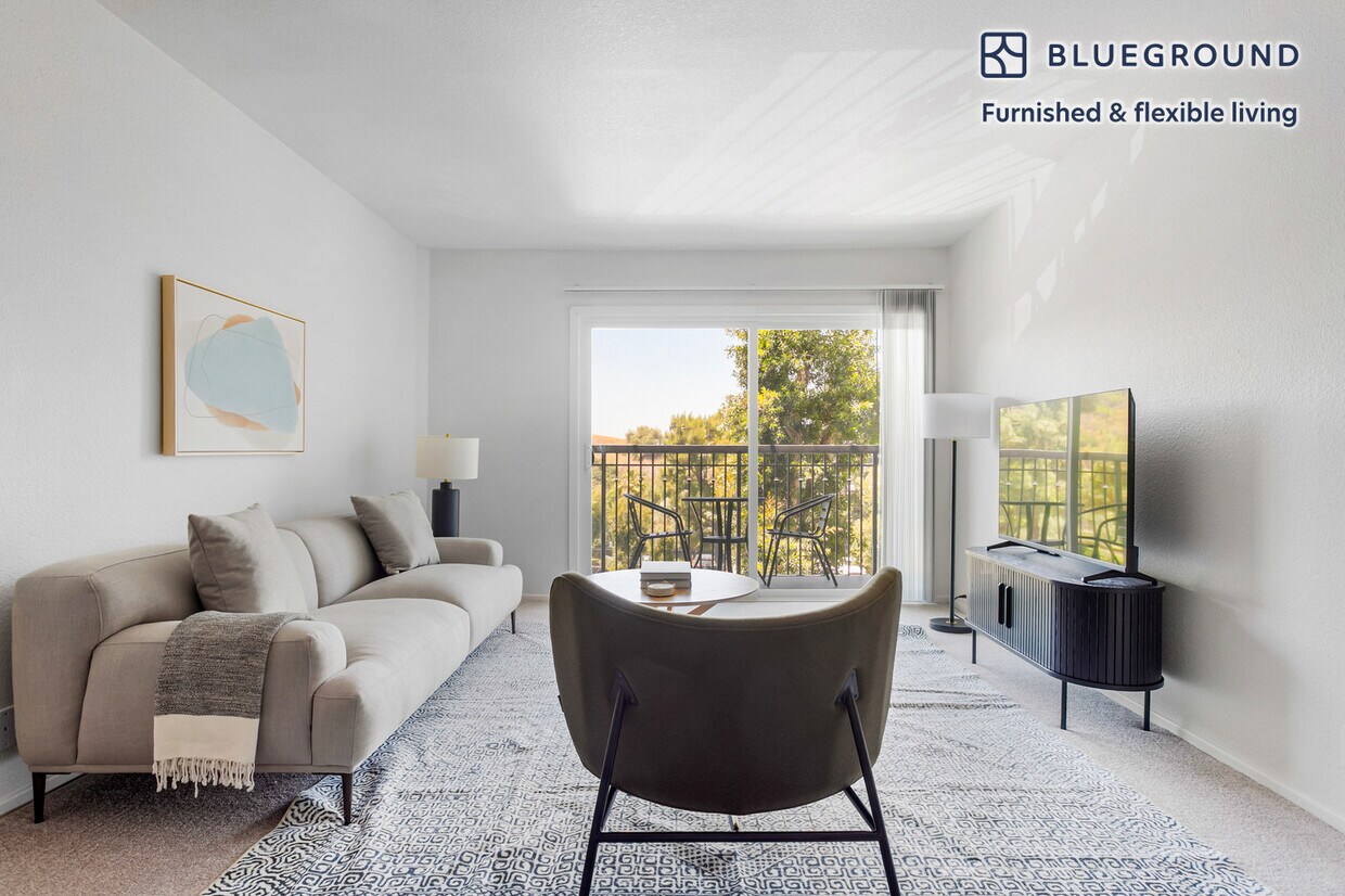 Foto principal - 3654 Barham Blvd