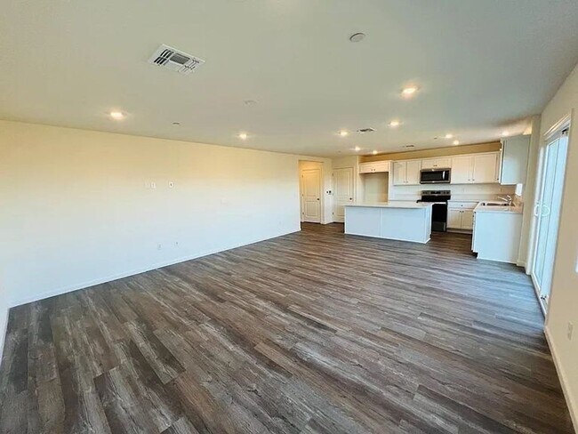 Foto del edificio - Spacious 4BR House in Lathrop