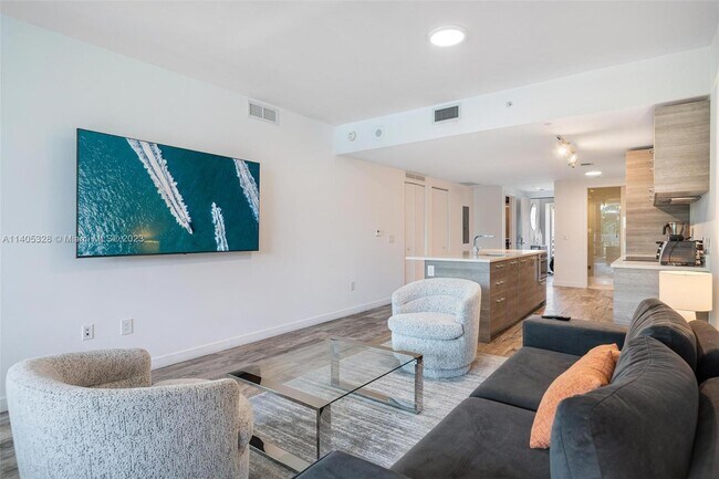 Foto del edificio - 650 NE 32nd St