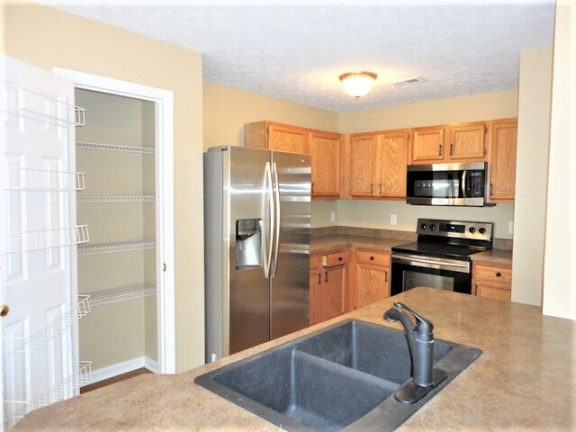 Foto del edificio - 9909 Olde Park Dr