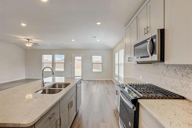Foto del edificio - 2232 Lone Star Ln