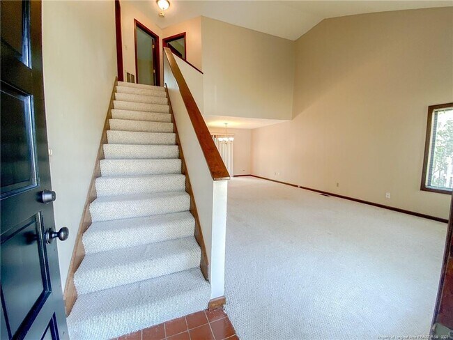 Foto del edificio - 207 Charmant Rd