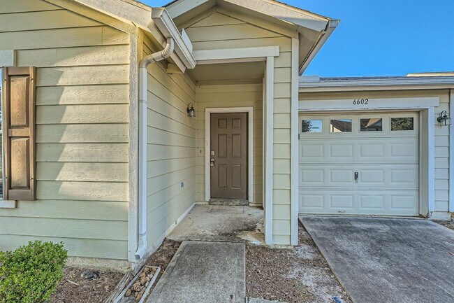 Foto del edificio - 6602 Fairbrook Park Ln