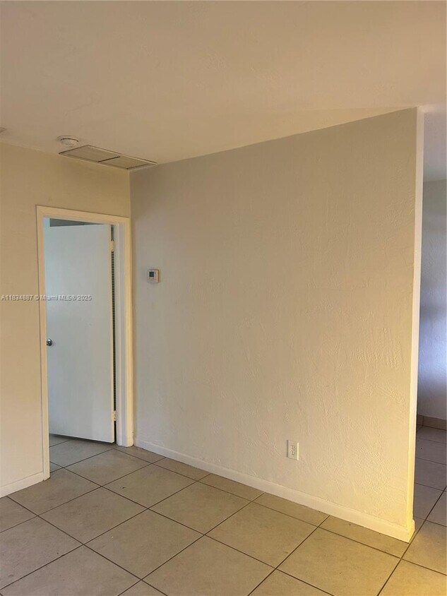 Building Photo - 210 Curtiss Pkwy