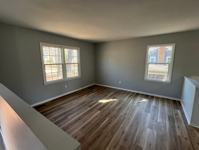 Foto del edificio - 7613 Mine Valley Rd