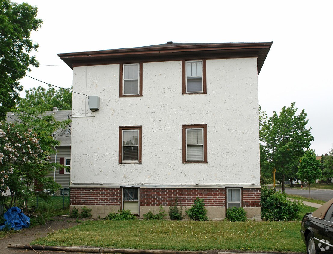 Building Photo - 1090 Thomas Ave