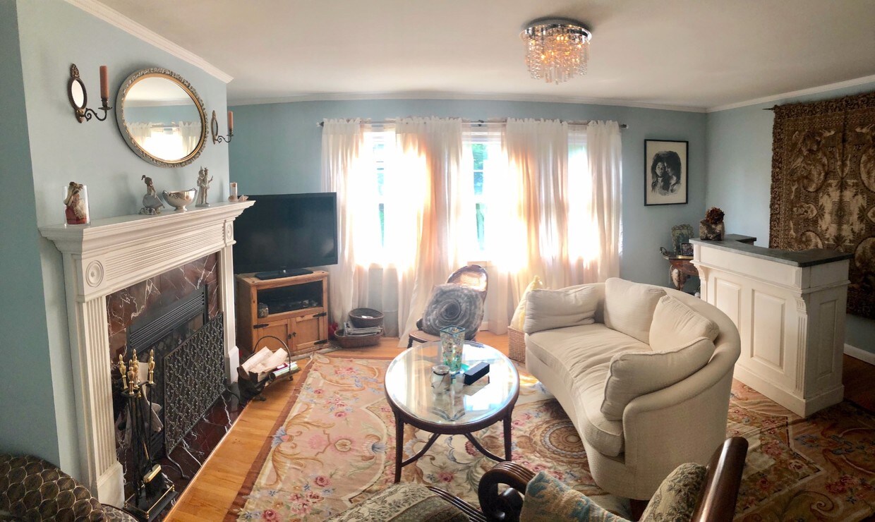 Primary Photo - 122 Sterling Ave