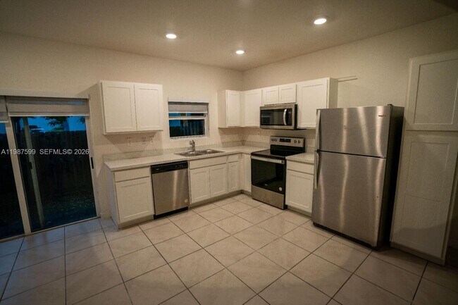 Foto del edificio - 137 NE 3rd St